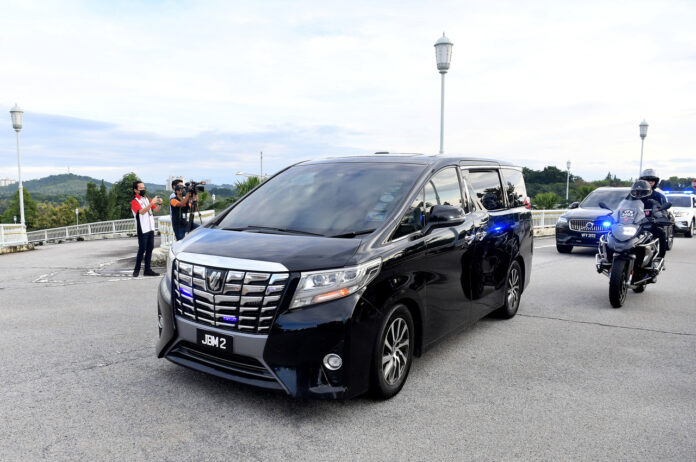 Muhyiddin arrives at Perdana Putra for special Cabinet meeting