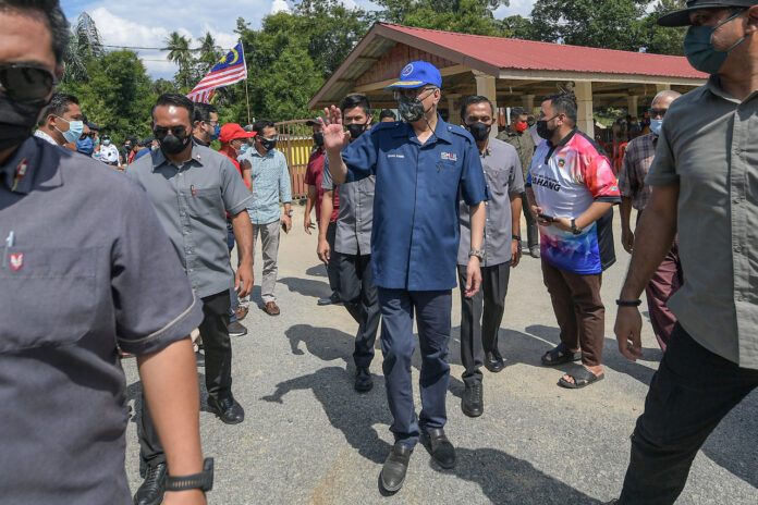 Ismail Sabri meets Bera residents for first time after being appointed PM