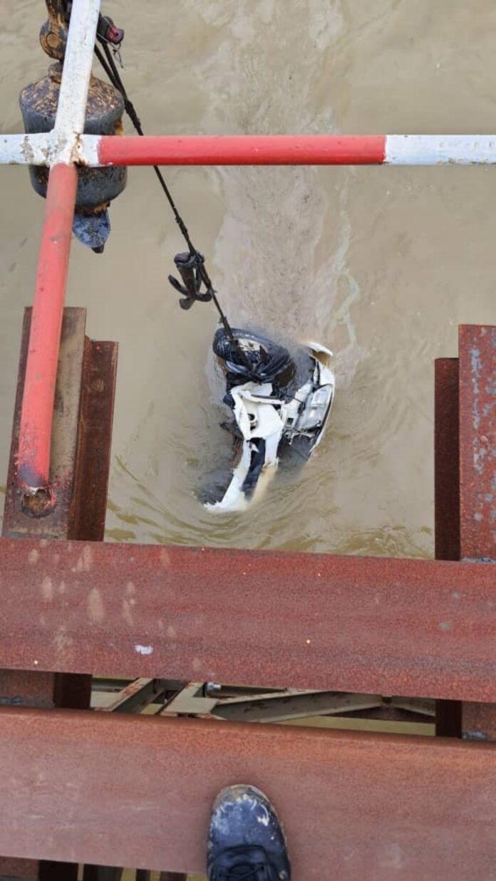 Bomba still searching for driver of pick-up that fell off under-construction Btg Lassa bridge