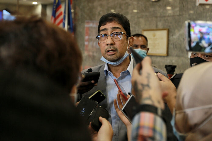 Umno MP claims ‘two or three’ Cabinet members want to resign after late night meeting with DPM