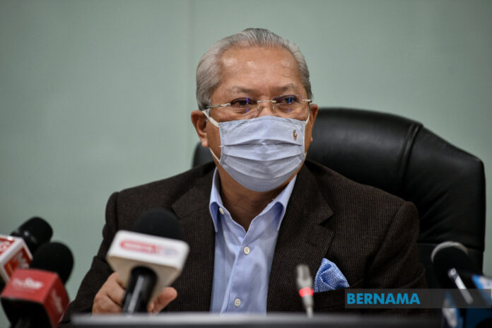 Annuar Musa tells Speaker to clarify status of Muhyiddin’s majority in Parliament
