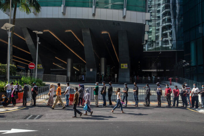 Manager: 3,600-8,000 Covid-19 vaccine doses to be administered daily at KLCC walk-in vaccination centre