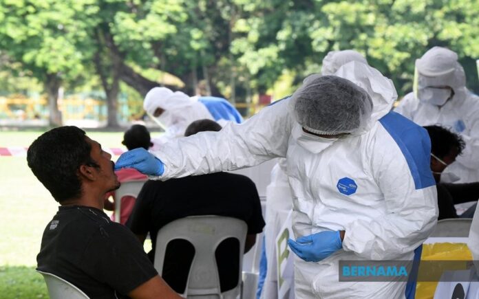 Covid-19: After yesterday’s record high, Sarawak’s cases drop to 835 today
