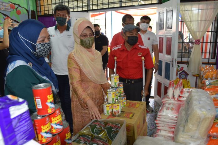 Fatimah: RM20 mln spent on food aid for those placed under EMCO