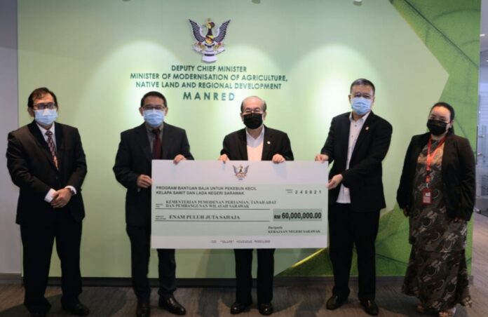 Sarawak allocates RM60 mln to help oil palm, pepper smallholders affected by Covid-19
