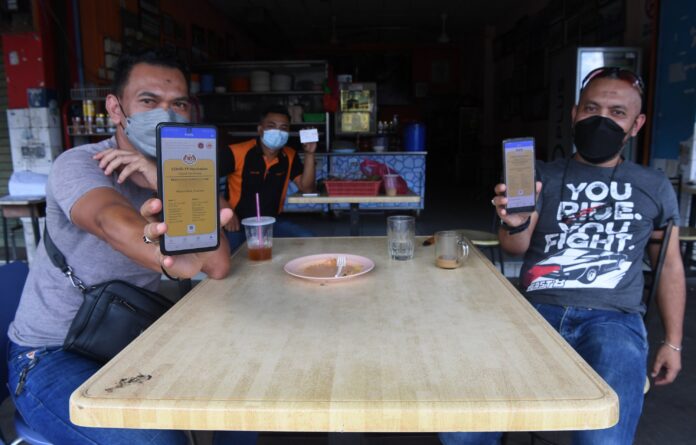 Sarawak police: Only police permits, Covid-19 vaccination certs on MySejahtera recognised