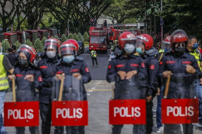 Barred from entering Parliament, Ipoh Barat MP Kulasegaran files police complaint claiming obstruction of duty