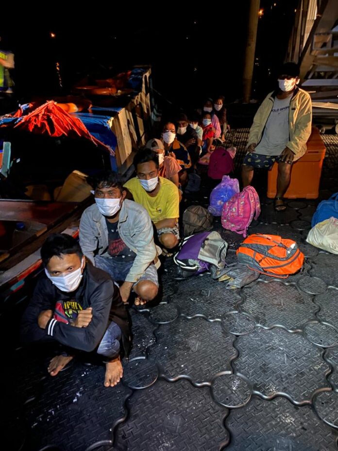 Illegal transport syndicate crippled with arrest of 11