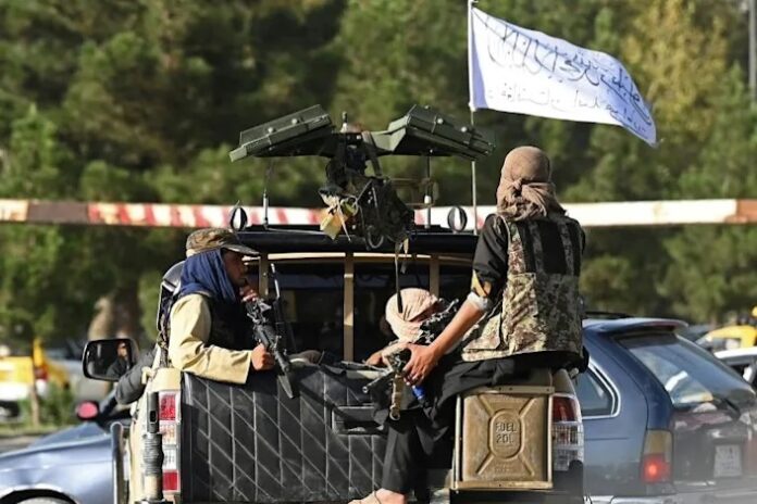 US hits IS targets in Afghanistan, says new airport attack ‘likely’
