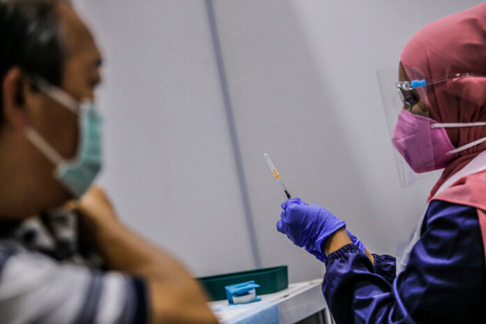 Covid-19: No deaths among fully vaccinated, says Sarawak health director