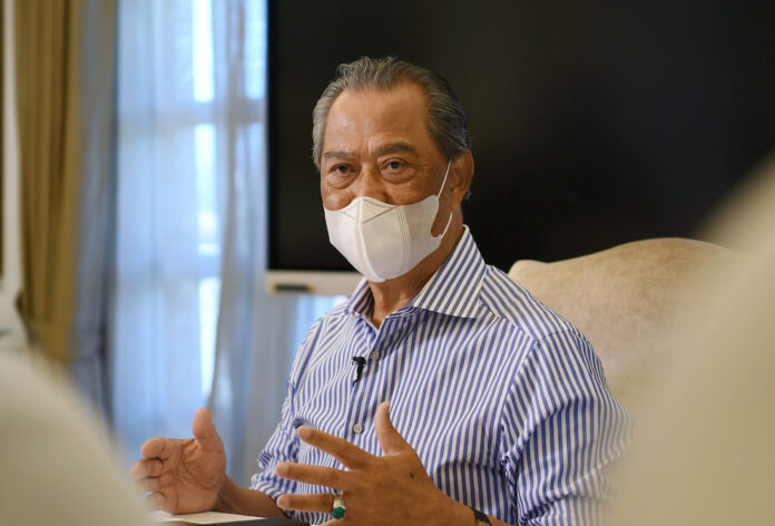 Malaysia, Singapore to discuss recognising respective Covid-19 vaccination certs