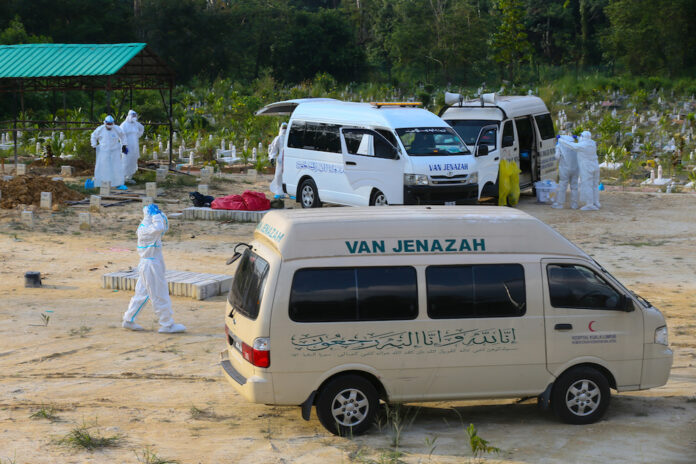 Malaysia logs 376 more deaths due to Covid-19