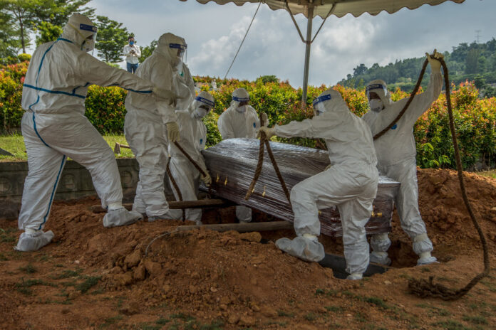Selangor allows 10 next of kin to attend individual Covid-19 burial, says state exco