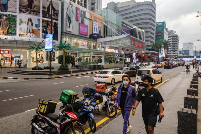 Fitch Solutions sees Malaysians turning discount hunters as high unemployment, stagnant economy bite