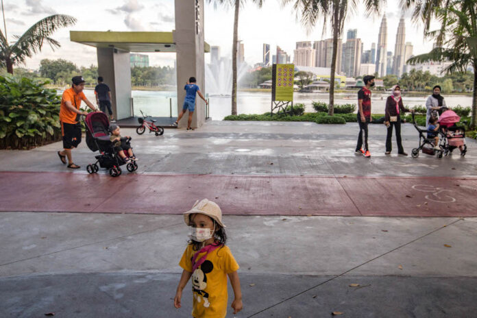 Covid-19: Bukit Aman says visitors in recreational areas will be asked to leave by cops if not fully vaccinated
