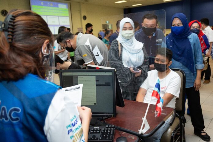 UMS starts vaccinating teenagers with Covid-19 vaccine