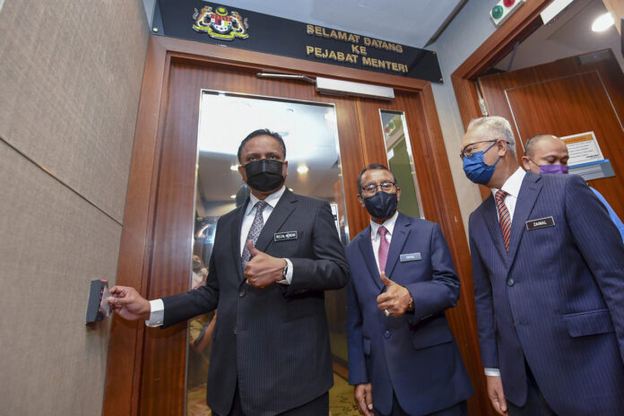 Reezal Merican starts work as Housing and Local Government Minister