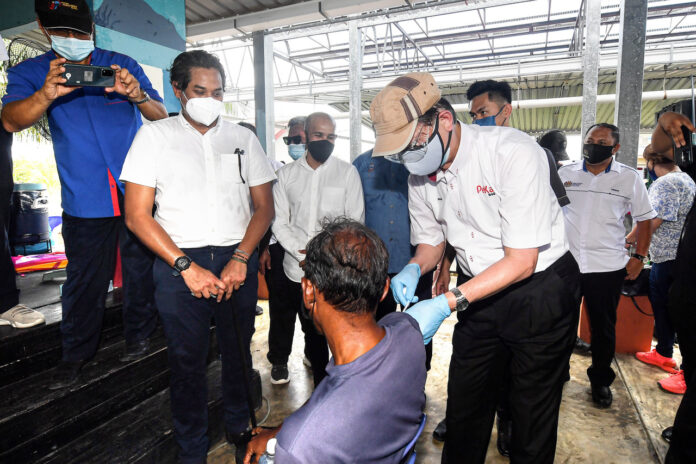 First group of 76,400 teens to be vaccinated in Sarawak from tomorrow – Khairy