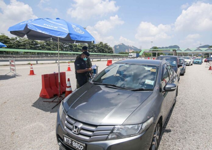 Pahang cops end inter-district roadblocks