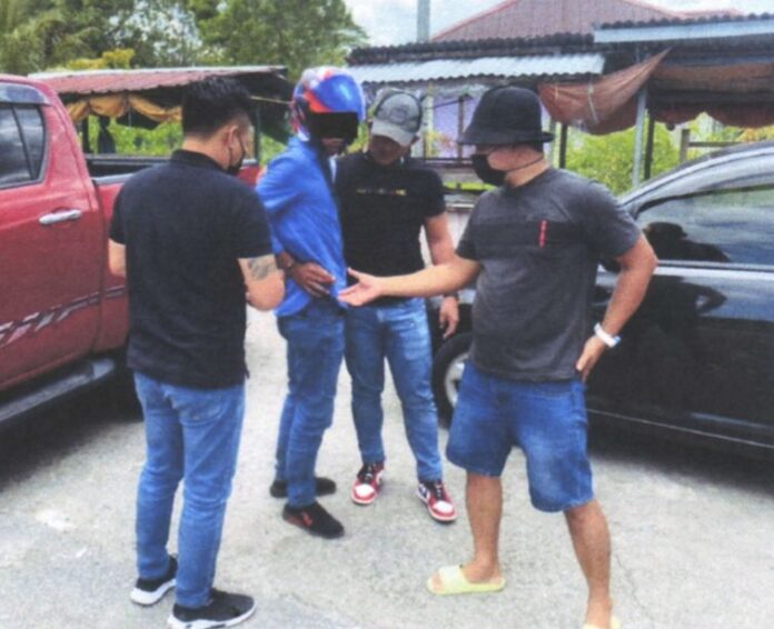 Habitual offender nabbed at Jln Tabuan Melayu in connection with snatchings