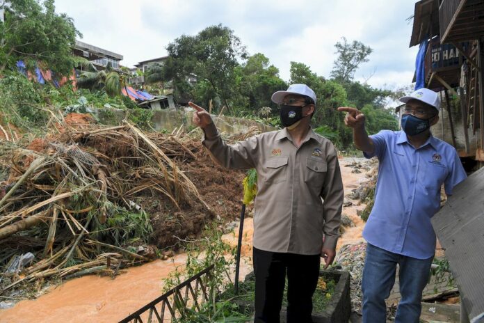 Illegal house renovation identified among causes of landslide at Kemensah Heights, says minister