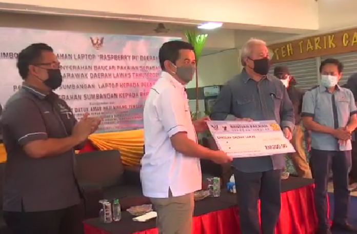 RM12 million for computers to 31 Lawas primary schools