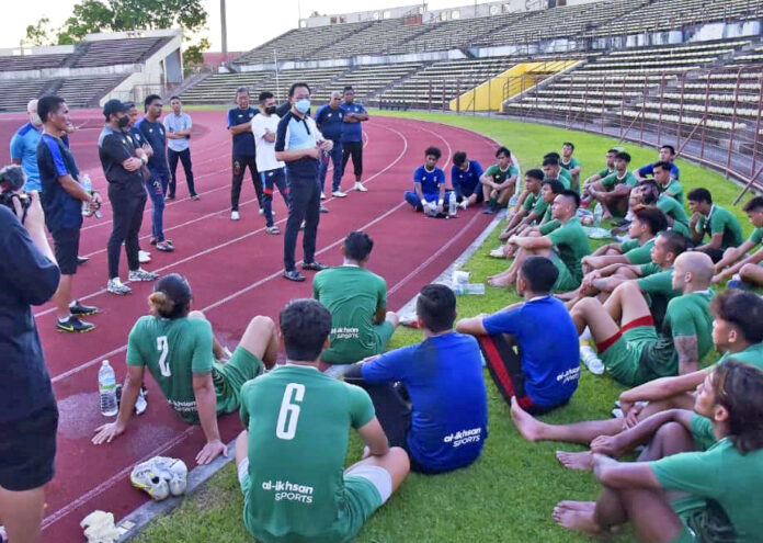 Rhinos new head coach meets squad