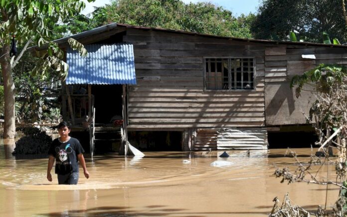 Floods hit 60 areas in four Sabah districts