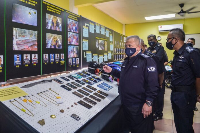 Police bust gang behind four gold store heists across Klang Valley