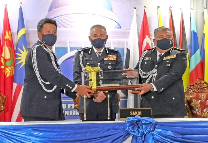 Police tracking down group planning to start war in Sabah
