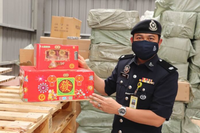 Smuggled beer, firecrackers worth RM502,316 seized