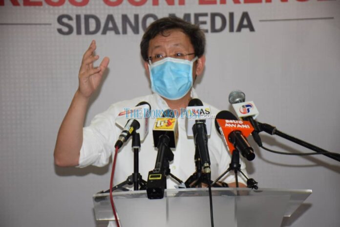 Dr Sim congratulates Sarawak Hospital for receiving international award for infection control