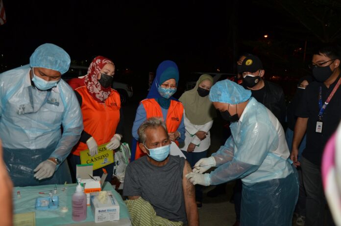 18 inoculated under vaccination programme for Bintulu homeless