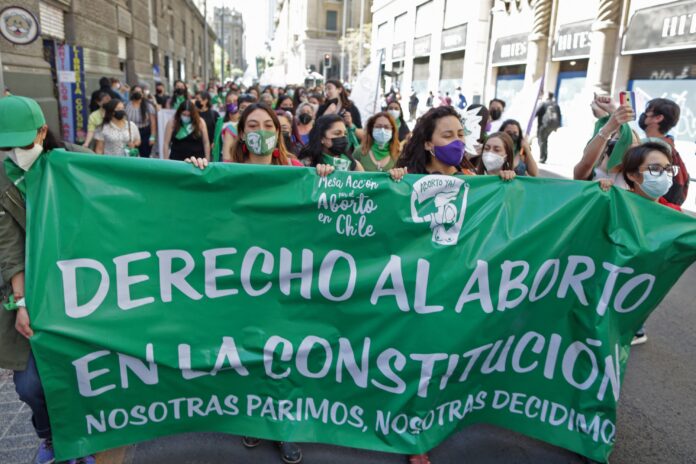 Chile moves towards decriminalising elective abortion