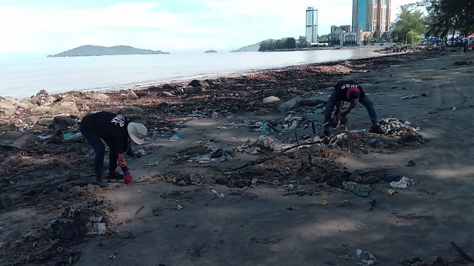 Garbage at Likas Bay cleaned up