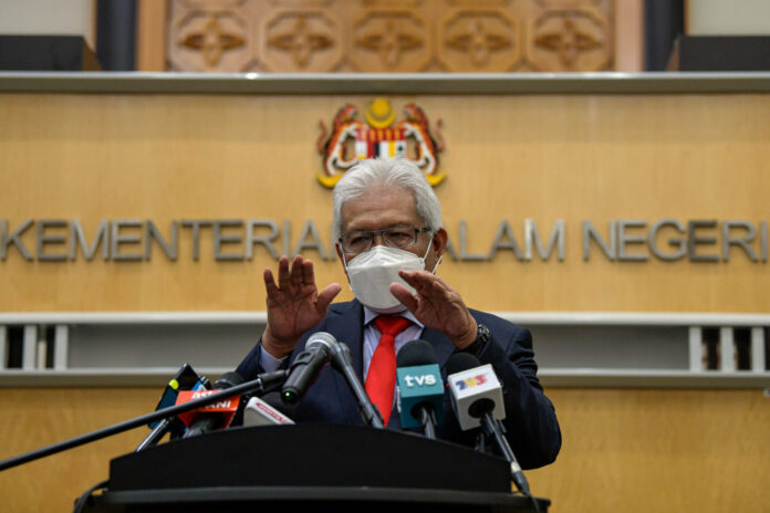 Citizenship ruling for children born abroad to Malaysian mums: Cabinet agrees to continue with appeal, says home minister