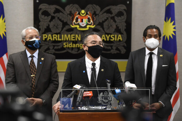 Hishammuddin: Mindef teaming up with MoE to ensure smooth reopening of schools