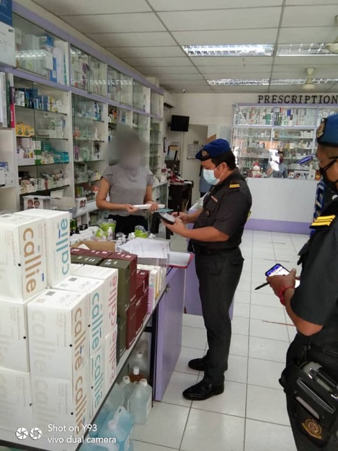 Three shops advised to sell self-test kits at controlled price
