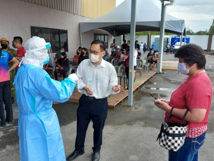 DAP lawmaker highlights shortcomings of Covid-19 testing centre at Mile 7