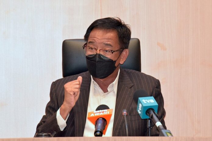 Loosen up restrictions when S’wak enters Phase 3 of NRP, Abdul Karim tells authorities