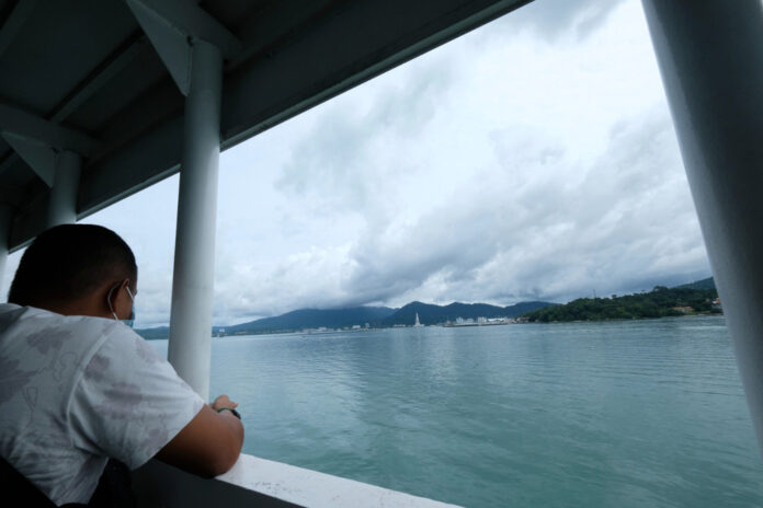Kangar police say monitoring Covid-19 SOP compliance among travellers to Langkawi from Kuala Perlis