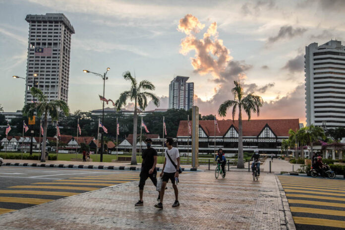 Malaysia adds 14,990 Covid-19 cases, Selangor tops list at 2,414