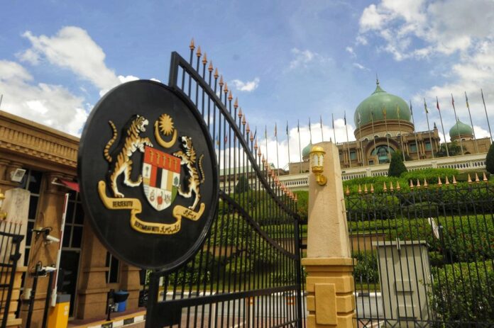 Public Service Dept: Covid vaccination mandatory for civil servants