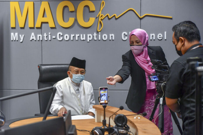 Rais Yatim: Proposal to place MACC under Parliament being reviewed