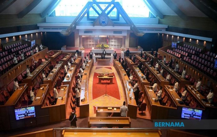 Reps argue over meeting extension at state assembly