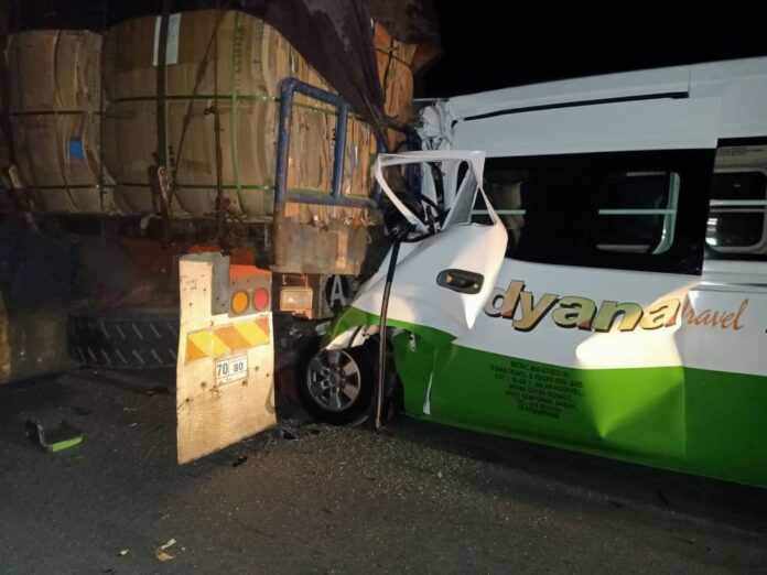 Duo killed after van rammed into lorry