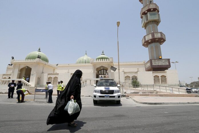 Kuwait expels Lebanin envoy, recalls own ambassador