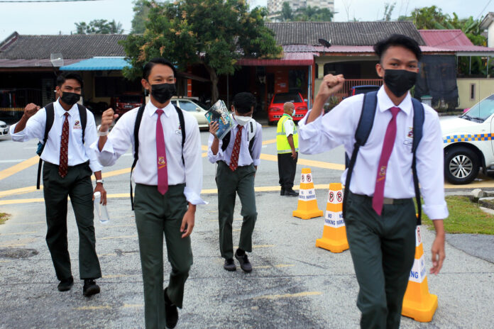 94,000 students begin face-to-face school session today