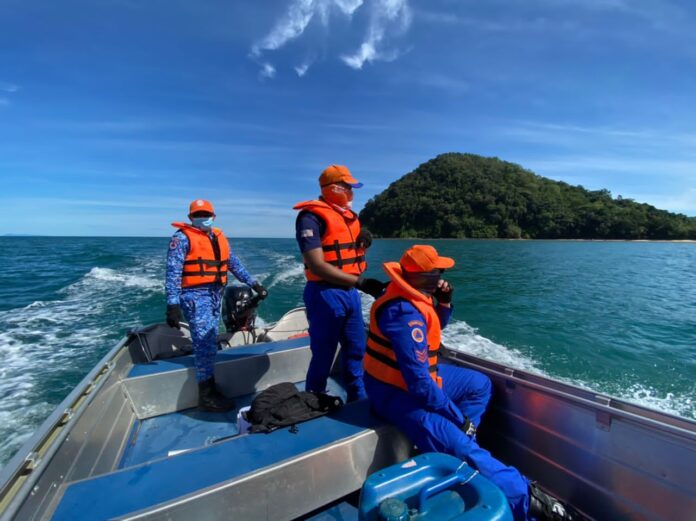 Search for missing boat first mate enters day three off Telaga Air