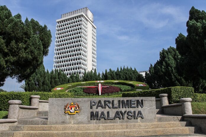 Unlicensed gambling, SME finance policy focus at Dewan Rakyat today
